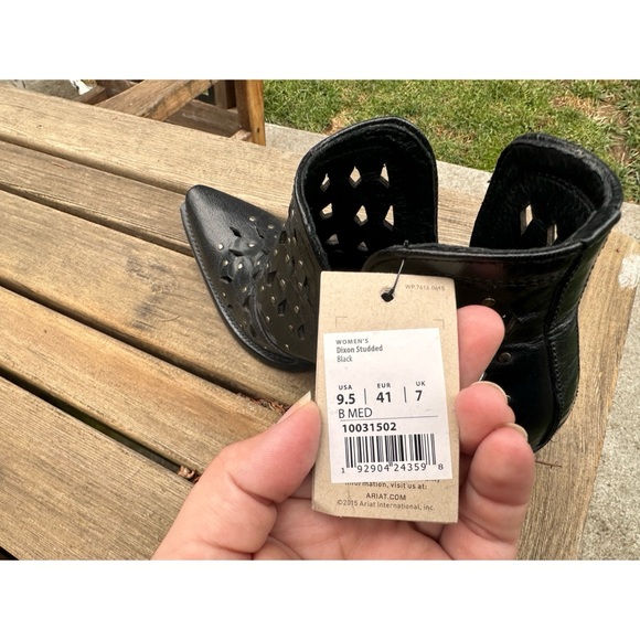 Ariat Dixon Studded Western Boot sz 9.5 - Picture 4 of 6